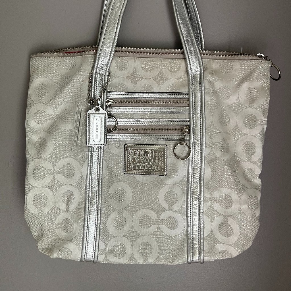 Coach Poppy Tote: Silver